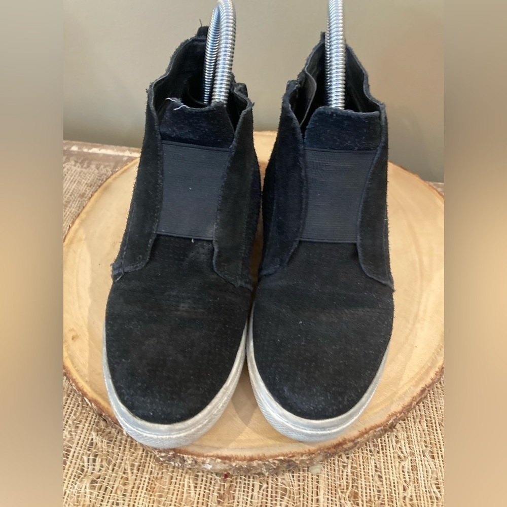 Womens 7.5 Steve Madden Wavery Black Suede‎ Hidden Wedge Ankle Shoes City Modern